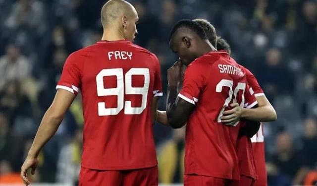 Fenerbahçe ellerini ovuşturuyor! Küllerinden doğan Samatta sevince boğdu Fenerbahçe ellerini ovuşturuyor! Küllerinden doğan Samatta sevince boğdu