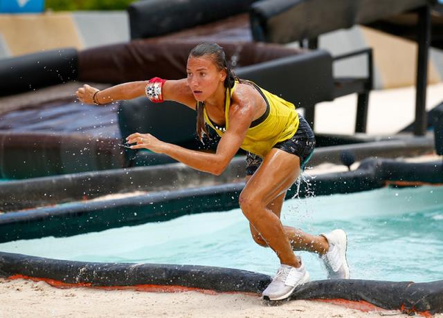 Survivor Elif, mide rahatsızlığından dolayı yarışmaya veda etti