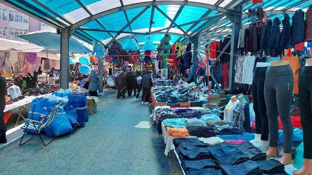 Tekirdağ esnafı Edirne'deki Bulgar akınından payına düşeni istiyor: Bizim neyimiz eksik, buraya da bekliyoruz Tekirdağ esnafı Edirne'deki Bulgar akınından payına düşeni istiyor: Bizim neyimiz eksik, buraya da bekliyoruz