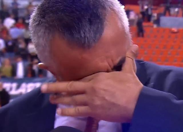 Türkiye'nin konuştuğu antrenör! Finalde Fenerbahçe'den kupayı alınca hıçkıra hıçkıra ağladı: Teşekkürler anne