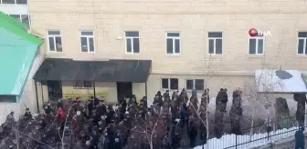 Son dakika... Erzurum'da eski kocası tarafından öldürülen kadın ve kızı son yolculuğuna uğurlandı