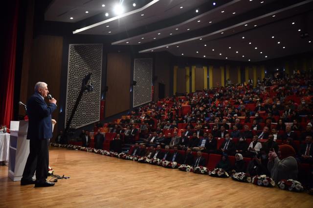 'Gıda artık altın da değerli diyen Binali Yıldırım çiftçiye seslendi: Deliler gibi ekin, dağı taşı ekin