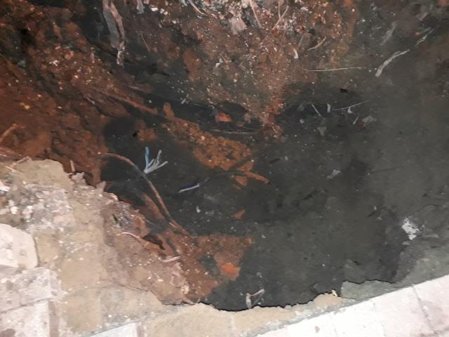 İstanbul'un göbeğinde 20 saatlik elektrik kesintisi vatandaşı isyan ettirdi İstanbul'un göbeğinde 20 saatlik elektrik kesintisi vatandaşı isyan ettirdi