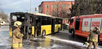 Bağcılar'da İETT aracı alev alev yandı