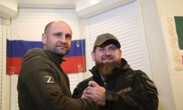 Çeçen lider Kadirov, Ukrayna'ya gitti! Savaşçılarıyla verdiği pozlar dünya basınında gündem oldu Çeçen lider Kadirov, Ukrayna'ya gitti! Savaşçılarıyla verdiği pozlar dünya basınında gündem oldu