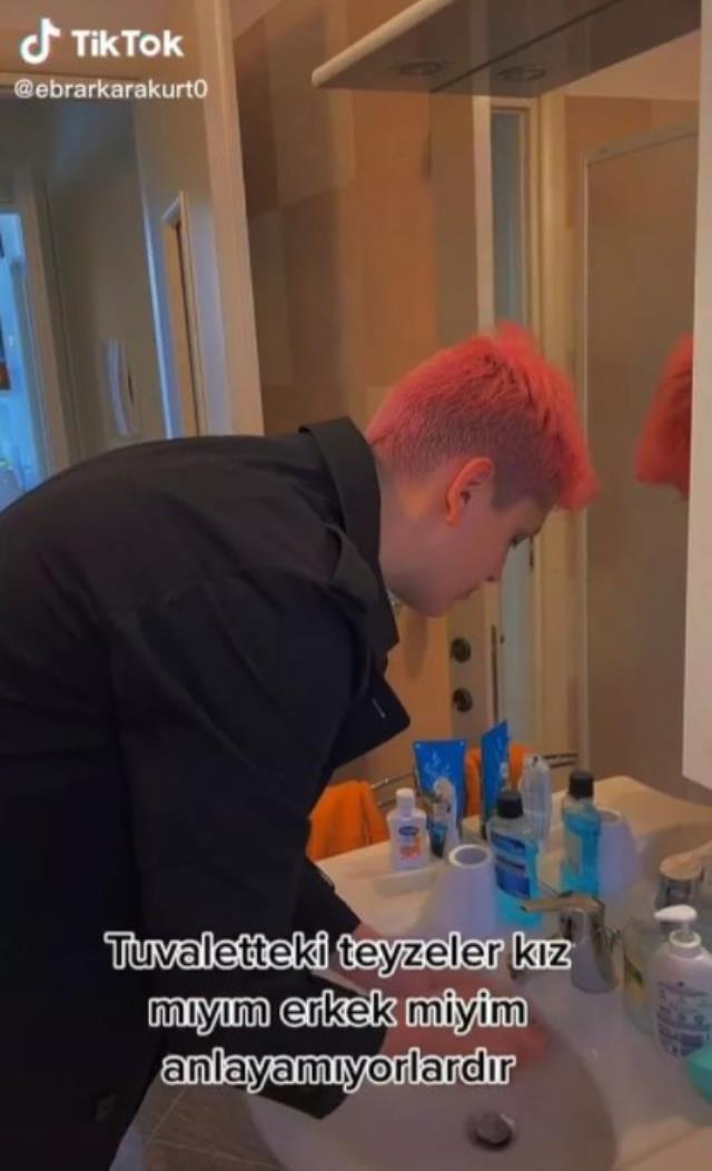 Ebrar Karakurt'tan tuvalette olay paylaşım: Kız mıyım erkek miyim anlamıyorlar Ebrar Karakurt'tan tuvalette olay paylaşım: Kız mıyım erkek miyim anlamıyorlar