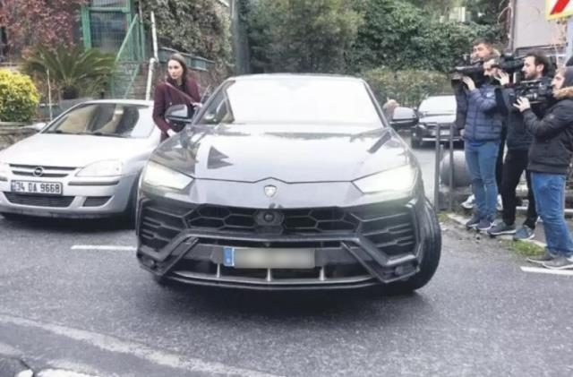 Mesut Özil'in eşi Amine Gülşe, Etiler'de görüntülendi! Lüks cipinin fiyatı ağızları açık bıraktı