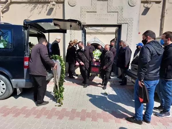 Rober Hatemo'nun babası son yolculuğuna uğurlandı