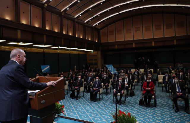 Son Dakika: Cumhurbaşkanı Erdoğan'dan barış müzakereleri öncesi sevindiren mesaj: Putin ve Zelenski'yle görüşmeler olumlu