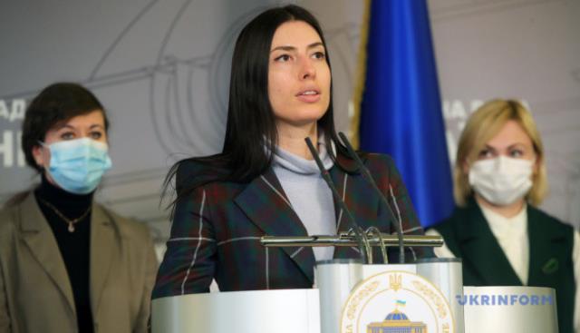Ukraynalı vekil işgal sırasında yaşanan dehşeti anlattı: Bir kadına çocuklarının gözü önünde tecavüz ettiler Ukraynalı vekil işgal sırasında yaşanan dehşeti anlattı: Bir kadına çocuklarının gözü önünde tecavüz ettiler