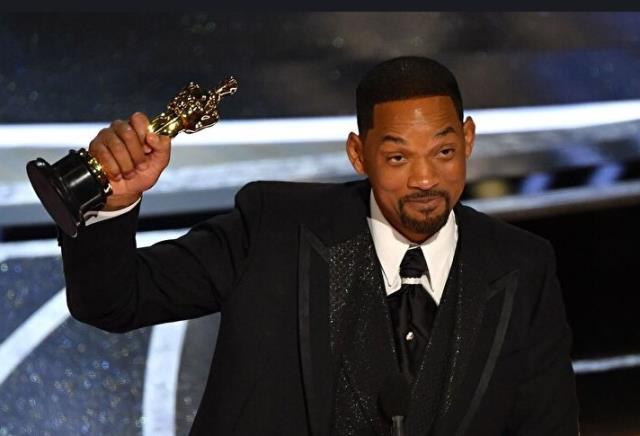 Will Smith ve Chris Rock arasındaki tokadın detayları netleşti! Eşinin üzüntüsünü görünce sahneye koşmuş Will Smith ve Chris Rock arasındaki tokadın detayları netleşti! Eşinin üzüntüsünü görünce sahneye koşmuş