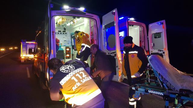 Yolcu otobüsü şarampole devrildi: 1 ölü, 33 yaralı