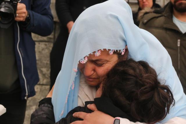 9 yaşındaki Mahra gözyaşları arasında toprağa verildi