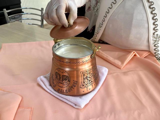 Son Dakika | Cumhurbaşkanı manda yoğurdunu işaret etti, ilçede telefonlar kilitlendi