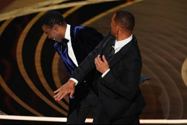 Oscar töreninde sunucu Rock'ı tokatlayan Will Smith özür diledi