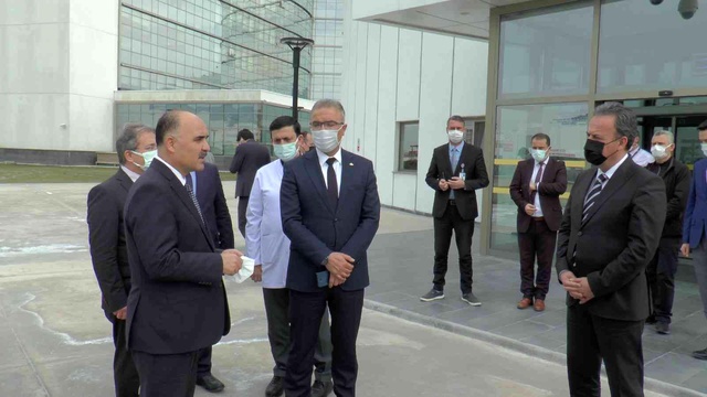 İlkokuldaki Nevruz etkinliğinde pilav yiyen 250 öğrenci zehirlendi İlkokuldaki Nevruz etkinliğinde pilav yiyen 250 öğrenci zehirlendi