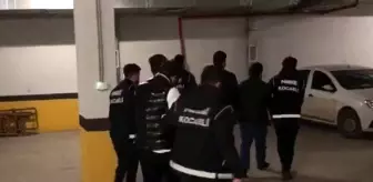 Piyasaya sürmeye hazırlandıkları uyuşturucuyla yakalandılar