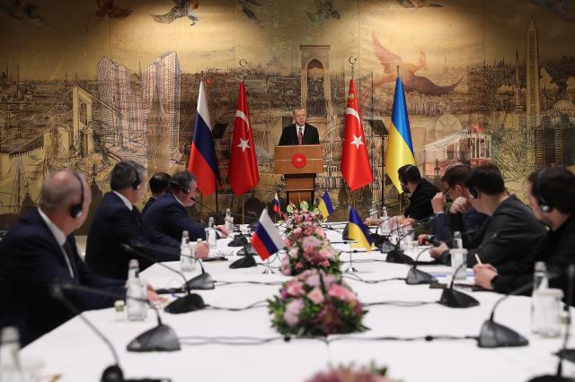 Son Dakika! Erdoğan, Dolmabahçe'deki Rusya-Ukrayna müzakereleri öncesi mesajını verdi: Artık somut sonuçlar alınmalı Son Dakika! Erdoğan, Dolmabahçe'deki Rusya-Ukrayna müzakereleri öncesi mesajını verdi: Artık somut sonuçlar alınmalı
