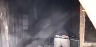 Elektrik kontağından çıkan yangın, evi kullanılamaz hale getirdi