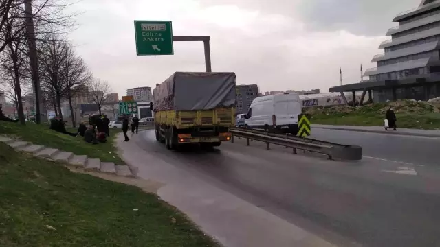 Tırla geri geri gelirken arkadaşını ezerek öldürdü