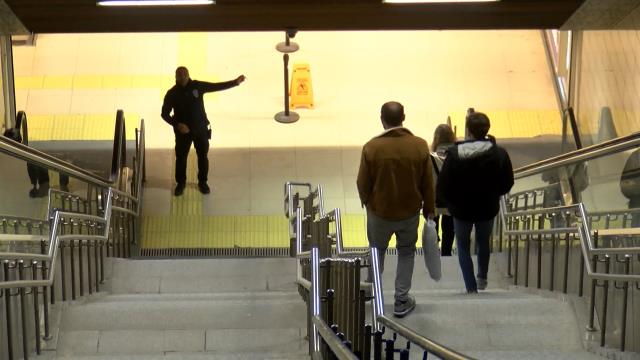 Kadıköy-Tavşantepe metrosunda arıza! Seferler aksadı, işe gitmek isteyenler mağdur oldu Kadıköy-Tavşantepe metrosunda arıza! Seferler aksadı, işe gitmek isteyenler mağdur oldu