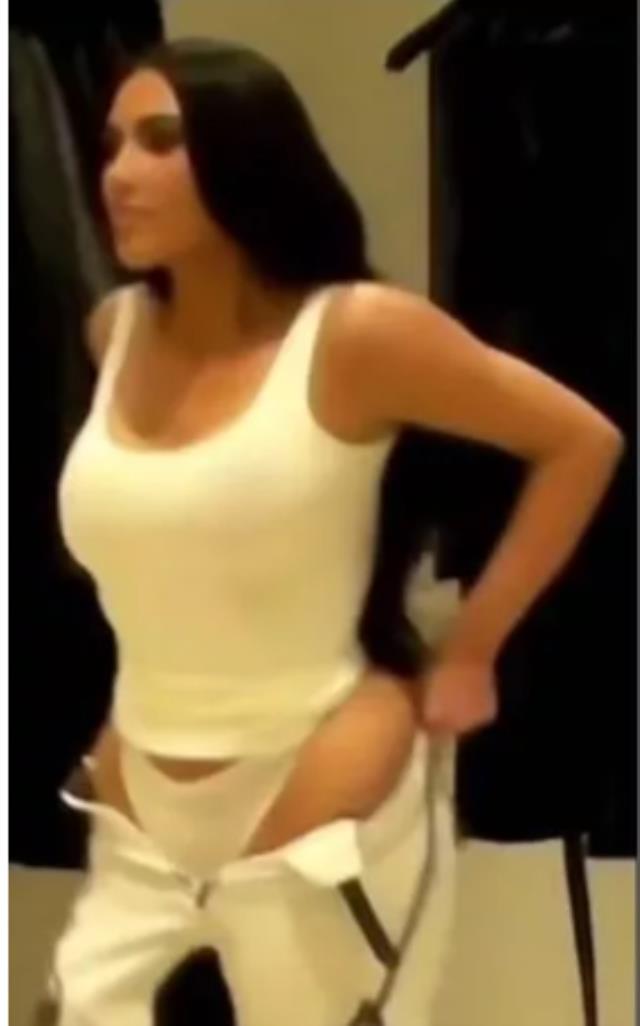 Kim Kardashian bir türlü durulmuyor! Soyunma odasından iç çamaşırlı paylaşım yaptı