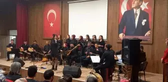 Gediz'de kursiyerlerden 'Türk Halk Müziği' konseri