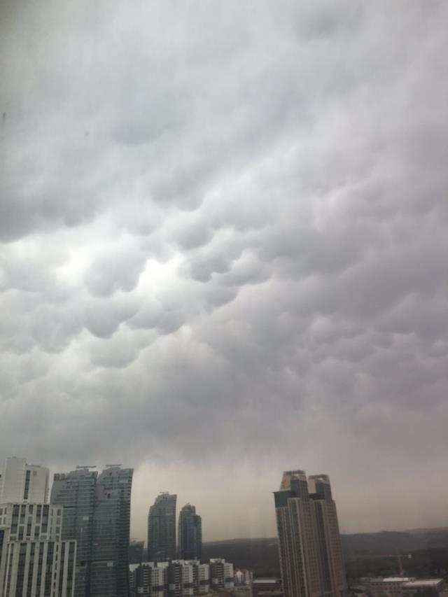 İstanbul'da bu sefer de mammatus tehlikesi! Büyük fırtına yola çıktı, geliyor