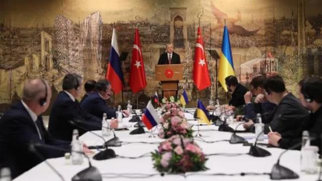 Ukrayna Savunma Bakanı Cumhurbaşkanı Erdoğan'ın misafiri olduğu için minnettar olduğunu açıkladı Ukrayna Savunma Bakanı Cumhurbaşkanı Erdoğan'ın misafiri olduğu için minnettar olduğunu açıkladı