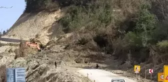 Kastamonu'da iki heyelan; Çatalzeytin- Kastamonu yolu ulaşıma kapandı