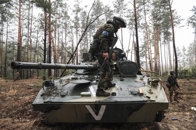 Rus ordusu Kiev yakınlarından geri çekildi! Arkalarında büyük bir enkaz kaldı