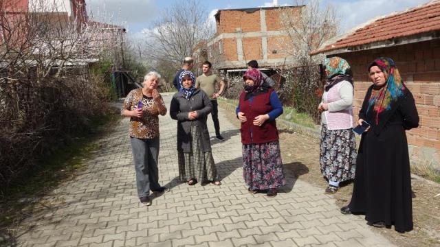 CHP'li belediyenin yol kararı 25 yıllık komşuları bir birine düşürdü CHP'li belediyenin yol kararı 25 yıllık komşuları bir birine düşürdü