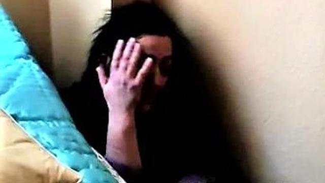 Ellerinde büyüyen küçük kız, 40 yıl sonra ortaya çıkıp uyku ilacıyla kendilerini soydu