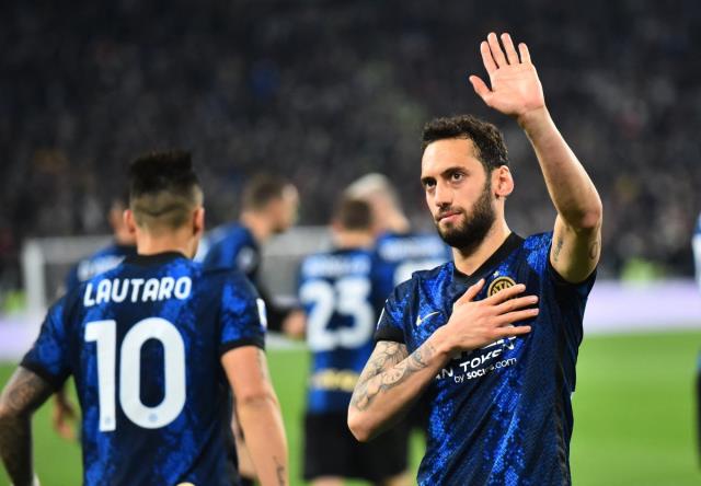Inter'i şampiyon yapmaya yemin etti! Hakan Çalhanoğlu, dünya devine diz çöktürdü Inter'i şampiyon yapmaya yemin etti! Hakan Çalhanoğlu, dünya devine diz çöktürdü