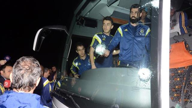 Türk futbolunun kara günü! Fenerbahçe'den gece yarısı açıklama geldi Türk futbolunun kara günü! Fenerbahçe'den gece yarısı açıklama geldi