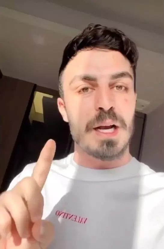 Fenomen Abdüsselam Yılmaz ve Batuhan Şahin' partide kavga etti! Masa ve şişeler havada uçuştu