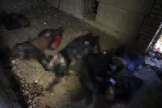 Katliamın yaşandığı Buça'ya giden Zelenski gördüklerine inanamadı! İşte dehşete düşüren o fotoğraflar Katliamın yaşandığı Buça'ya giden Zelenski gördüklerine inanamadı! İşte dehşete düşüren o fotoğraflar