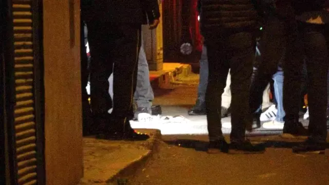 Adana'da gece saatlerinde hareketli dakikalar! Bekçiler, canlı bombanın üzerine atladı