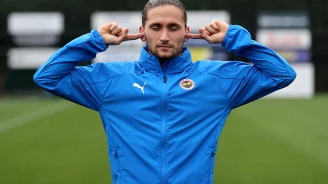 Ali Koç taraftarın canını sıkacak gelişmeyi itiraf etti: Ciddi bir teklif var, benim bile kafam karıştı Ali Koç taraftarın canını sıkacak gelişmeyi itiraf etti: Ciddi bir teklif var, benim bile kafam karıştı