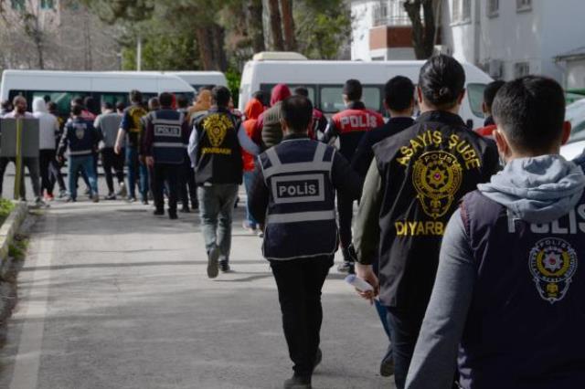 Doğu ve Güneydoğu Anadolu Bölgesi'nin en büyük dolandırıcılık şebekesi çökertildi Doğu ve Güneydoğu Anadolu Bölgesi'nin en büyük dolandırıcılık şebekesi çökertildi