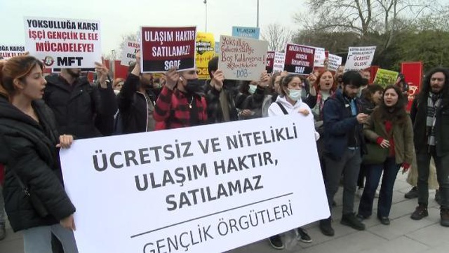 İBB önünde toplu ulaşıma gelen zamlar protesto edildi