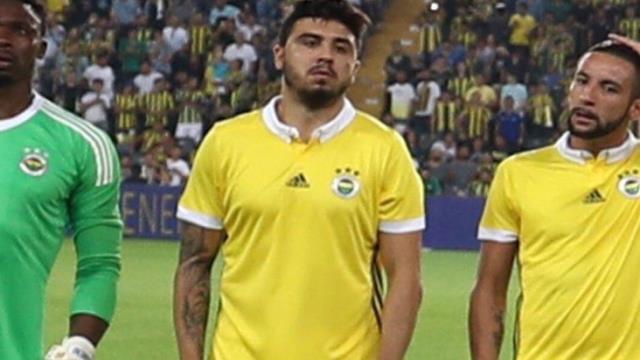 İngilizler onu hemen tanadı! Ozan Tufan'ın geri dönme sebebi hiç şaşırtmadı İngilizler onu hemen tanadı! Ozan Tufan'ın geri dönme sebebi hiç şaşırtmadı