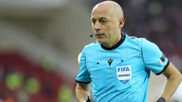 MHK'nin görevden aldığı Cüneyt Çakır'a 'Yılın hakemi' ödülü