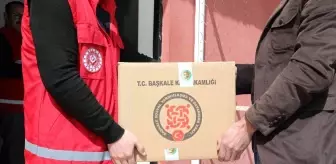 Başkale'de ihtiyaç sahibi vatandaşlara gıda yardımı