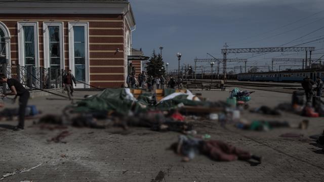 Gar katliamı bardağı taşırdı! Zelesnki, Putin'e öfke kustu: Cezalandırılmazsa asla durmayacak Gar katliamı bardağı taşırdı! Zelesnki, Putin'e öfke kustu: Cezalandırılmazsa asla durmayacak