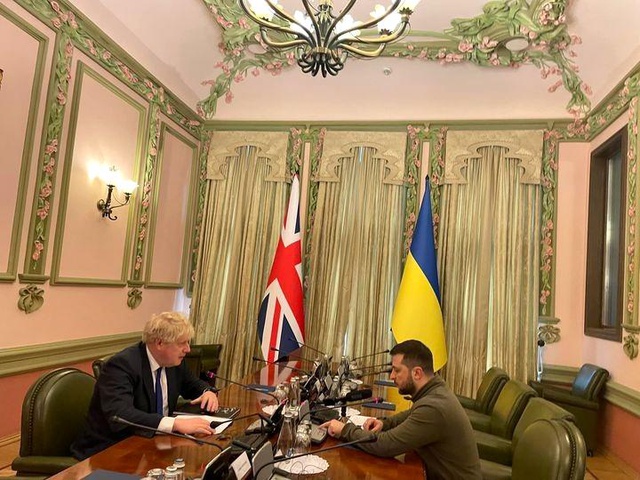 İngiltere Başbakanı Johnson'dan Kiev'e sürpriz ziyaret İngiltere Başbakanı Johnson'dan Kiev'e sürpriz ziyaret