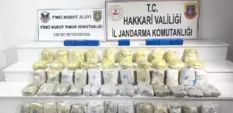 İran sınırında çuvallarda 127 kilo eroin ele geçirildi
