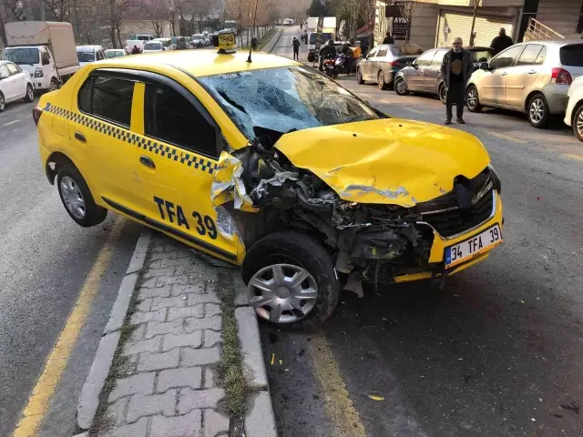 Taksinin yayaya çarparak öldürdüğü anların feci görüntüleri ortaya çıktı Taksinin yayaya çarparak öldürdüğü anların feci görüntüleri ortaya çıktı