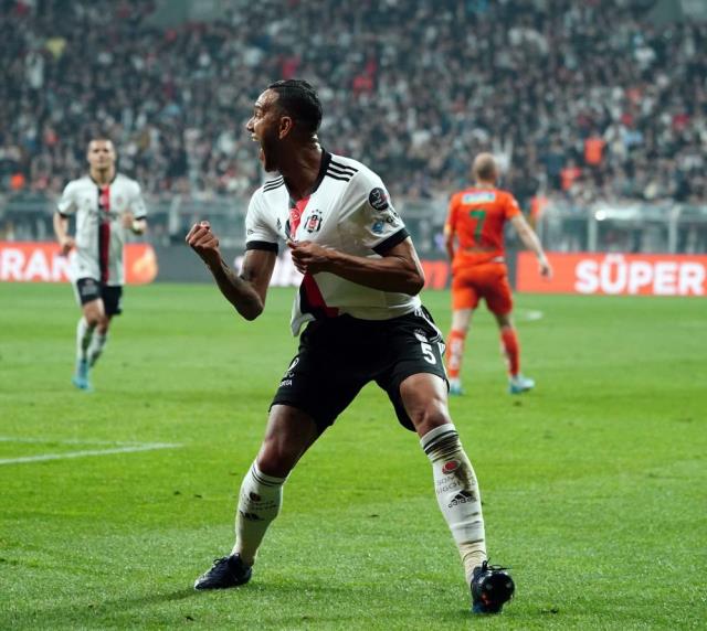 Kara Kartal, Dolmabahçe'de şov yaptı! Beşiktaş, Alanyaspor'u farka boğdu Kara Kartal, Dolmabahçe'de şov yaptı! Beşiktaş, Alanyaspor'u farka boğdu