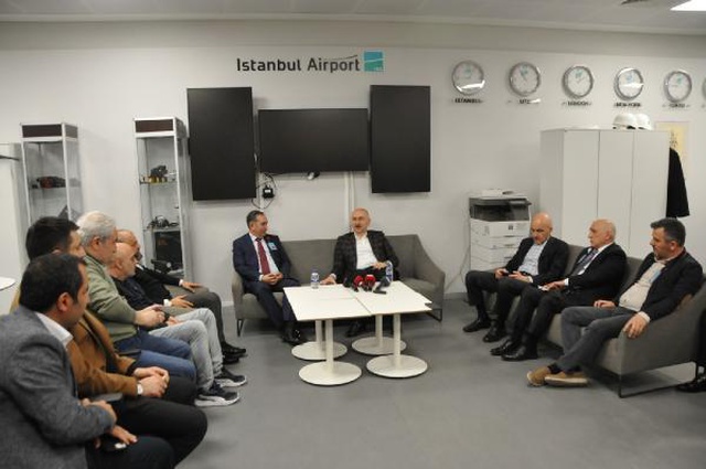 Ulaştırma ve Altyapı Bakanı Adil Karaismailoğlu'ndan İstanbul'daki toplu ulaşım zammına tepki! Ulaştırma ve Altyapı Bakanı Adil Karaismailoğlu'ndan İstanbul'daki toplu ulaşım zammına tepki!